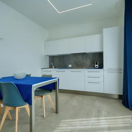 Da Mirella * لاتيزي